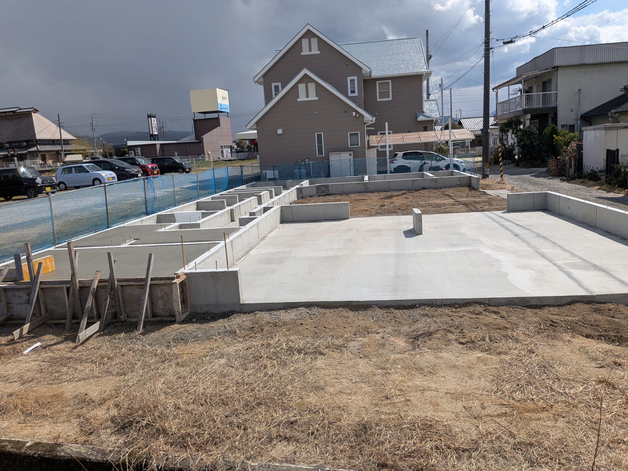 画像：基礎工事は順調です　♤☘♡♦　by.谷本（03.13）